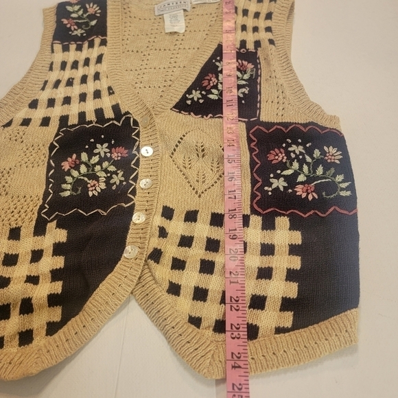 Jantzen classics large embroidered by hand tan and navy blue button up vest - Picture 14 of 15